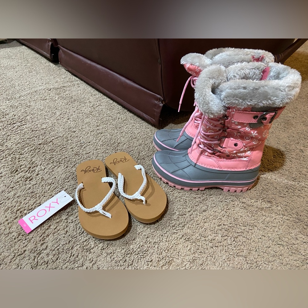 2 Girls Shoes Dream Pairs Snow Boots Size 1 Roxy Costas ll Flip Flops Size 2